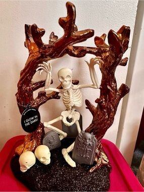 Bath & Body Works Glow In The Dark Dancing Skeleton Candle Holder